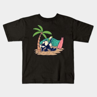 Felix drink a beer after surfing summer Kids T-Shirt